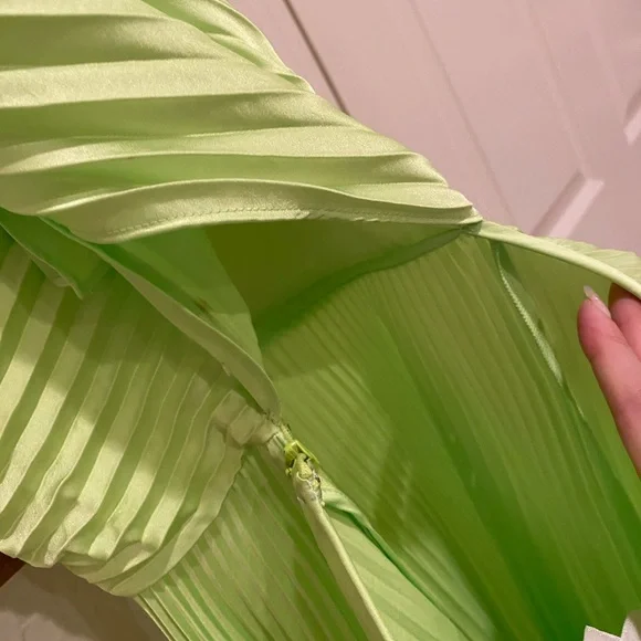 A.L.C. Aries Dress in Green Kick in Size 10 - Picture 10 of 10